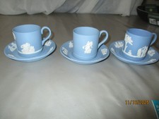 WEDGWOOD  lot de 3 TASSES À CAFÉ EN BISCUIT Bleu ENGLAND