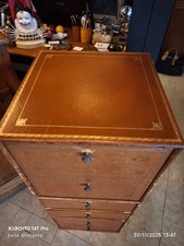 meuble de notaire en cuir 1