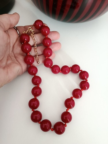 Neuf collier ras - ras, cou