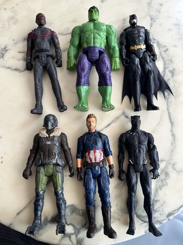 Lot grande figurine titan - lot,