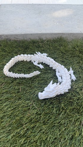 Figurine dragon blanc
