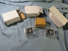 3 BOITES à MUSIQUE neuves: 1 en BOIS(QUEEN) 2 en PLEXIGLASS ( Amazing Grace)