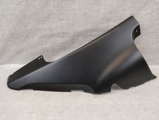 Auvent inférieur droit