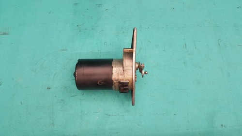 Moteur essuie glace un - À,