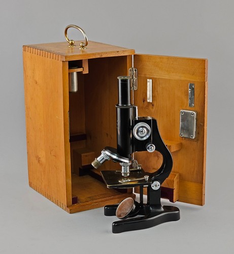 Leitz microscope de 1932 - leitz,