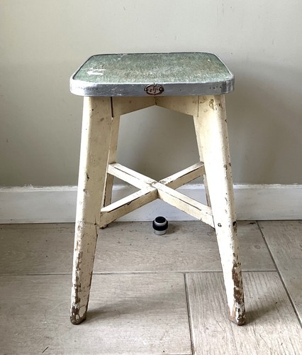 Ancien tabouret efji - efji, annees