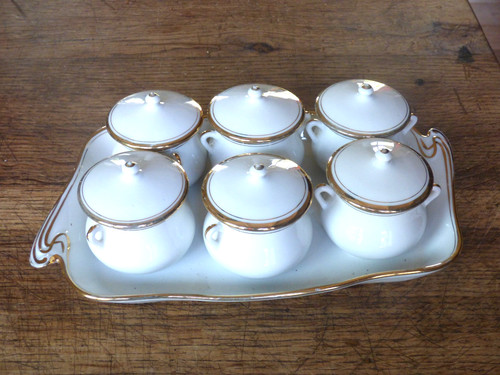 Pots crème sur - sur, plateau
