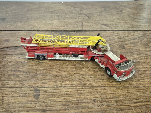 Camion pompier corgi - camion,