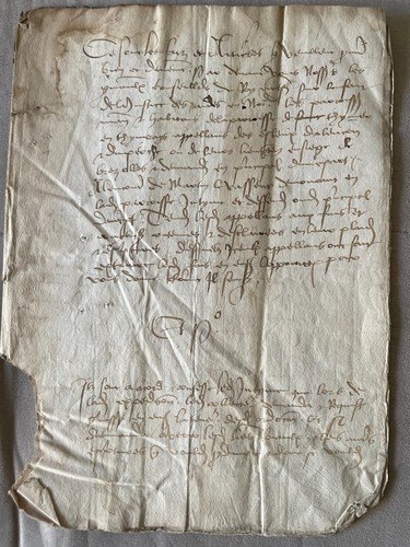 Manuscrit medieval sur papier