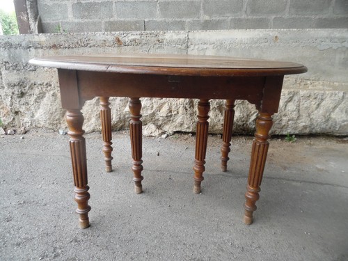 Table six pieds - six, cinq