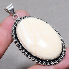 Pendentif bijou cadeau fait