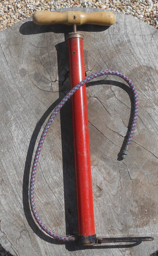 Ancienne pompe pour vélo - ancienne,