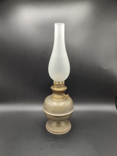 Pretty kerosene lamp smoked - pretty,