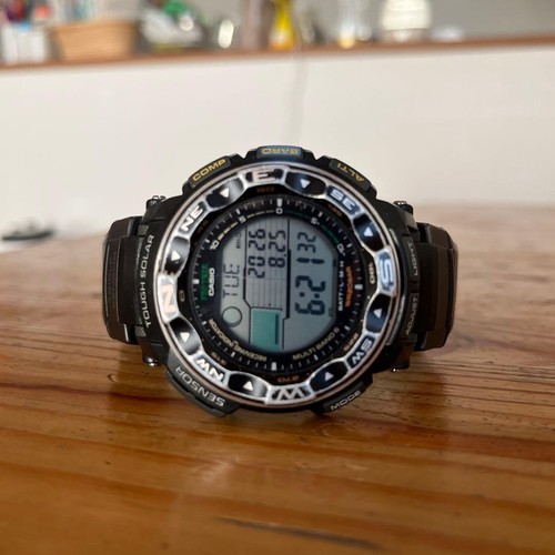 Montre solaire radiocommandée