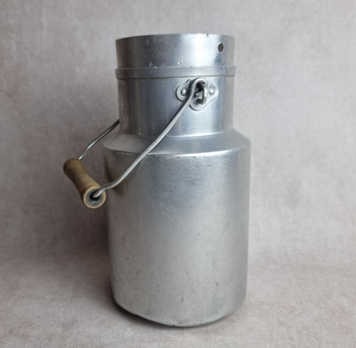 Ancien pot lait - à,
