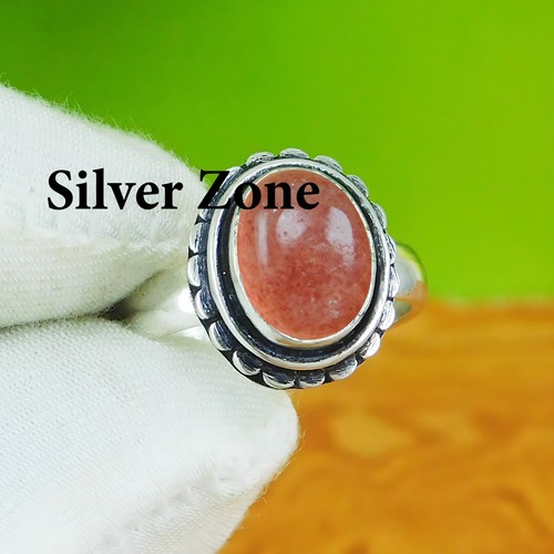 Bague bijou fait - , main