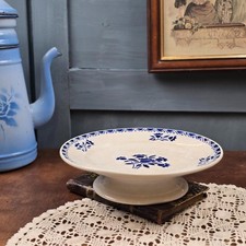 Plat ancien sur pied – décor floral bleu – St Amandinoise St Amand vintage