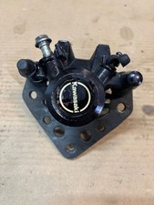 Etrier de frein avant droit de