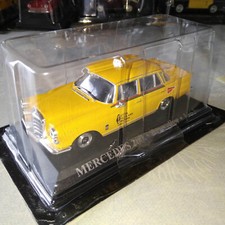 Voiture 1/43 IXO [117] – MERCEDES 200 – Bruxelles – 1962 – taxi