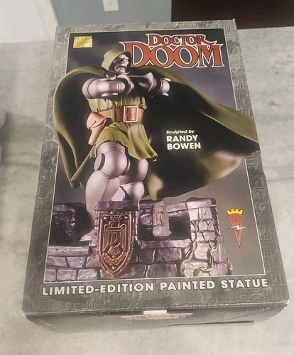 Rare full size statue - rare,