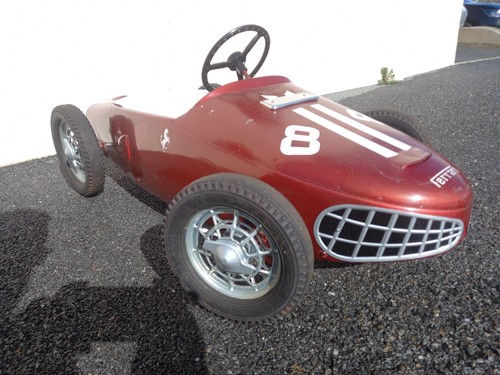 Voiture pédales ferrari - à,
