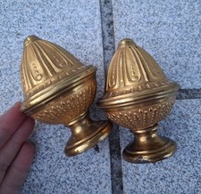 2 Anciens embouts de tringle /