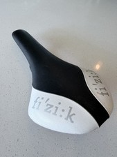 Fizik ANTARES saddle - carbon