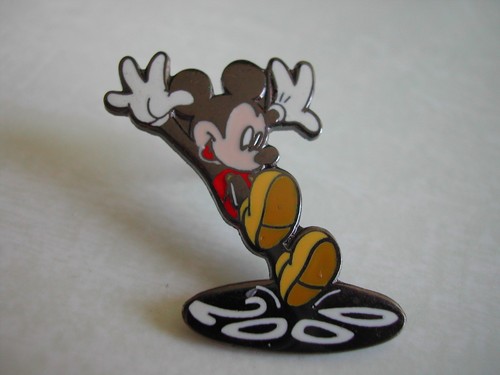 Pin émaillé disney - disney,