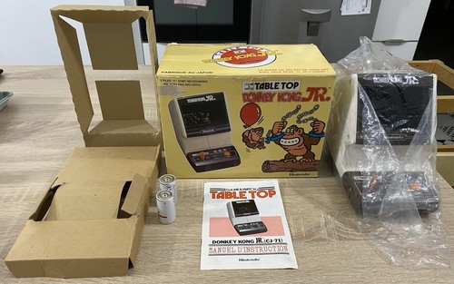Table top nintendo game - table,