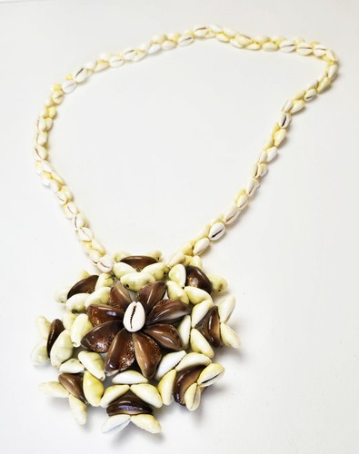 Collier coquillages cauris - collier,