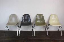 Chaises Empilables EAMES DSS Herman Miller Années 50/60 Terre/Gris/Beige X4