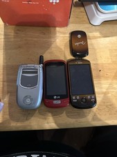Set of 3 Cell Phones Do Not Turn On for Parts