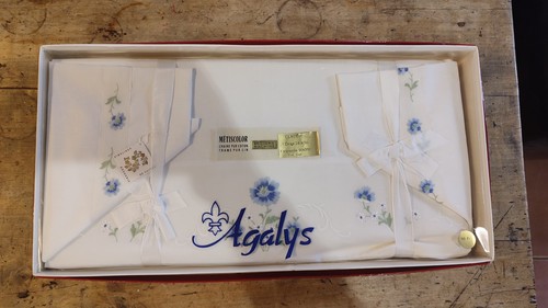 Drap ancien neuf trousseau - drap,