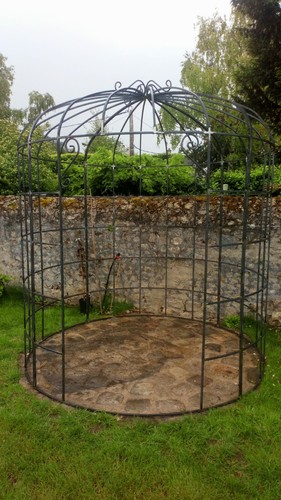 Gloriette végétale fer
