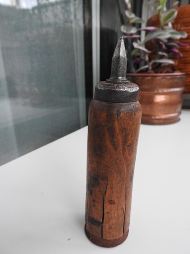 Ancien outil poinçon - outil,