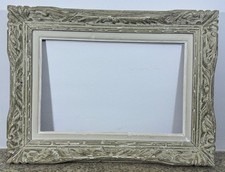 Cadre ancien sculpté