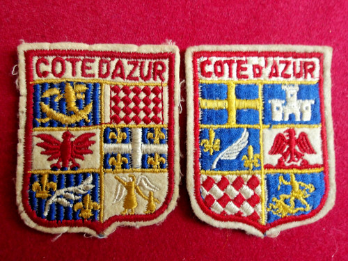 Lot deux ecussons brodés - lot,