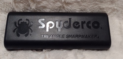 Spyderco triangle sharpmaker - spyderco,