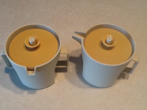Euc vintage classic tupperware - vintage,