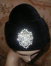 Vintage 1960's SCHIAPARELLI Paris Black Toque w Big Sparkling Rhinestone Brooch
