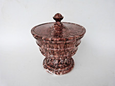 Pot couvert urne en marbre