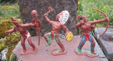 SOLDATS  CRESCENT TOYS  FAR