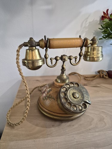 Téléphone ancien métal - téléphone, en