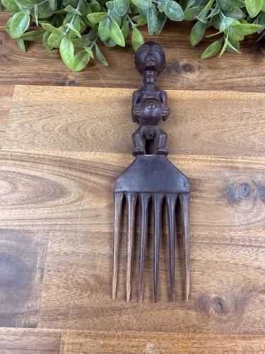 Peigne africain ancien