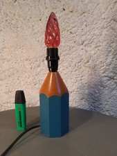 Lampe forme crayon Pop Art