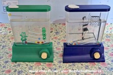 Lot de deux jeux d'eau, Tomy water games, grenouille et basket, années 80