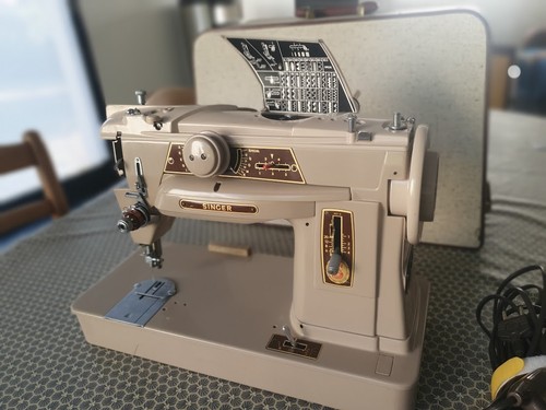 Machine coudre vintage - machine,