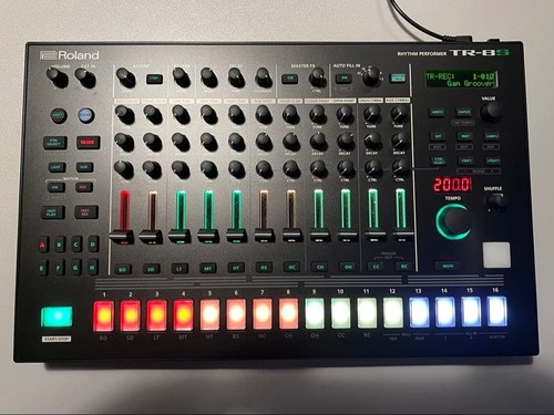 Roland aira rhythm - aira, tr-8s