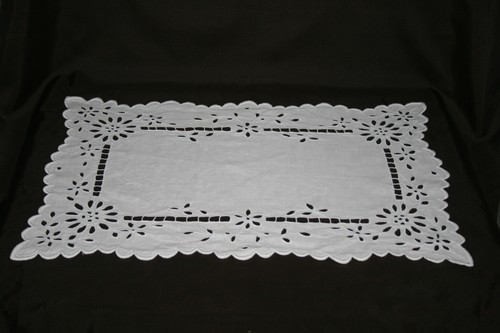 Napperon rectangulaire ancien - ,