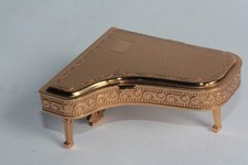 Poudrier Sonata Pygmalion